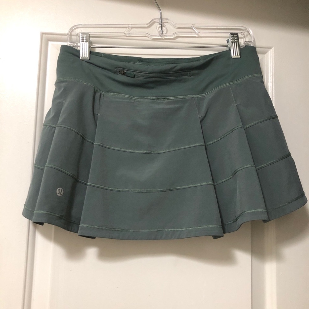lululemon athletica Women's Athletic Skirt - skort Slate Green Size 6 Great cond